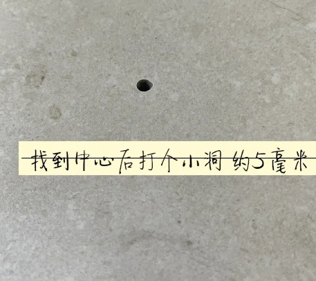 阿巴嘎旗瓷砖空鼓维修公司专业解答在瓷砖铺贴过程中，如果砂料搅拌不均匀，将会带来以下问题